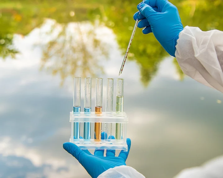 Laboratory benches for the environmental and water sector